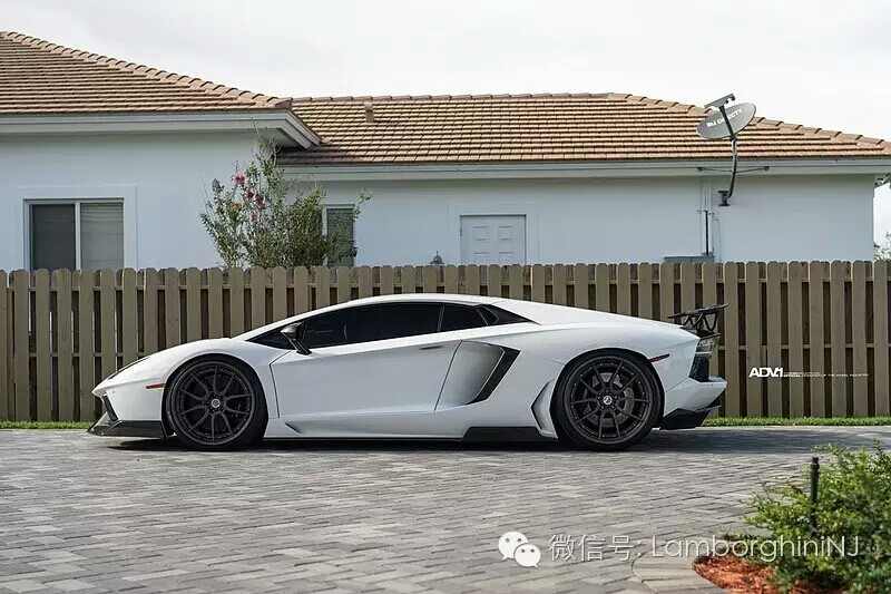 兰博基尼Aventador SV，大牛♚↣白圣◢超跑，◢跑车◢街拍，原创，生活，◢意境 ，壁纸，锁屏，酷炫，流行，◢侵删↣ ...♛by.艾莉薇儿* 