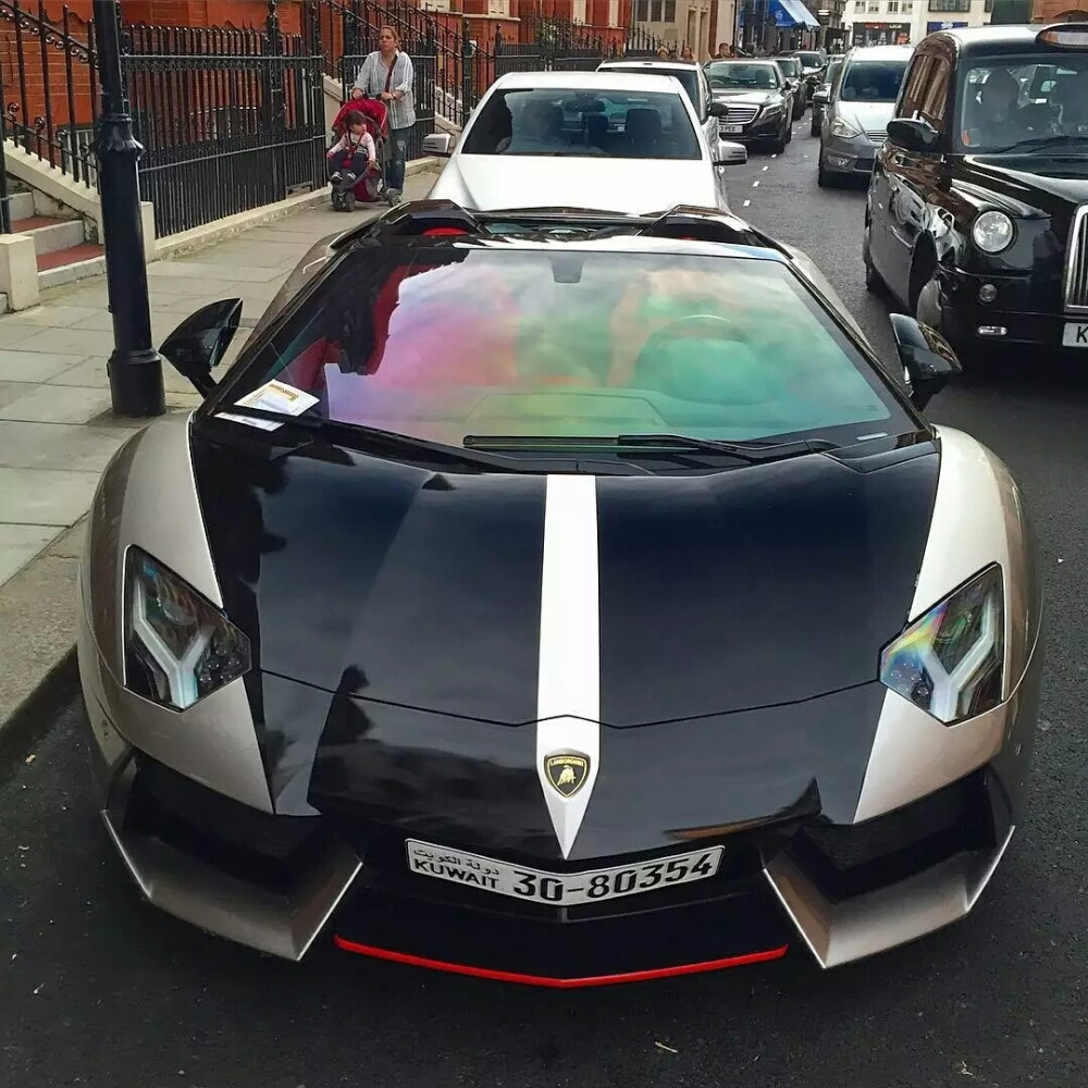 兰博基尼Aventador SV，大牛♚↣残影◢超跑，◢跑车◢街拍，原创，生活，◢意境 ，壁纸，锁屏，酷炫，流行，◢侵删↣ ...♛by.艾莉薇儿* 