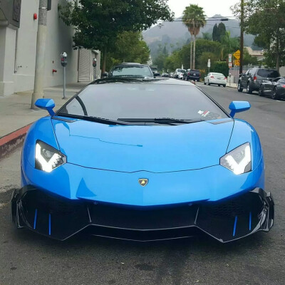 兰博基尼Aventador SV，大牛♚↣蓝妖◢超跑，◢跑车◢街拍，原创，生活，◢意境 ，壁纸，锁屏，酷炫，流行，◢侵删↣ ...♛by.艾莉薇儿* 