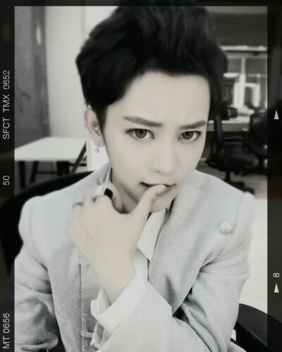 啊啊啊啊，帅萌美女神，毒药李颖✧٩(ˊωˋ*)و✧