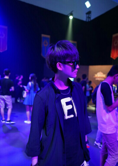 啊啊啊啊，帅萌美女神，毒药李颖✧٩(ˊωˋ*)و✧