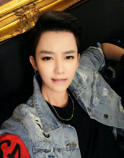 啊啊啊啊，帅萌美女神，毒药李颖✧٩(ˊωˋ*)و✧