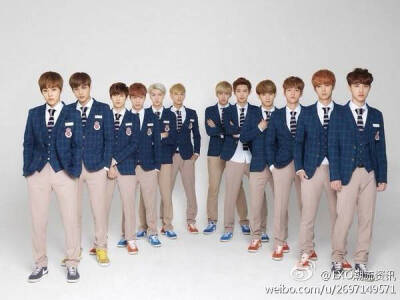 EXO WE ARE ONE
在2012年4月8日有一个男团组合同时在中韩两国出道
他们喊着we are one出道鞠躬90°是我最喜欢的弧度
组合有十二个人团名叫EXO他们都是相亲相爱的兄弟
对长辈有礼貌看见前辈会鞠躬问好他们的粉丝叫…