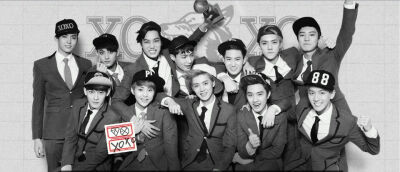 EXO WE ARE ONE
在2012年4月8日有一个男团组合同时在中韩两国出道
他们喊着we are one出道鞠躬90°是我最喜欢的弧度
组合有十二个人团名叫EXO他们都是相亲相爱的兄弟
对长辈有礼貌看见前辈会鞠躬问好他们的粉丝叫…