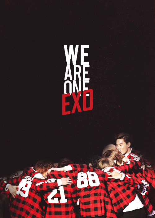 EXO WE ARE ONE
在2012年4月8日有一个男团组合同时在中韩两国出道
他们喊着we are one出道鞠躬90°是我最喜欢的弧度
组合有十二个人团名叫EXO他们都是相亲相爱的兄弟
对长辈有礼貌看见前辈会鞠躬问好他们的粉丝叫做行星饭
 后来啊，我也喜欢上了这个组合，我也有了同着全世界各地一样让我骄傲的名字——行星饭
那时候我也会叫错过12只宝贝的名字
那时候我也会对着他们的照片喊着好帅好萌
但是时光啊就像是流水，等到我把人都认出来以后，人却不齐了
我总以为我有大把的时间去看十二个人的演唱会
我总以为我有大把的时间去爱他们十二个人
 我总以为我还能不忘初心的喜欢他们爱他们
可是那只是我以为
时光告诉我真相，只有抓紧现在的时间去爱他们我才不会在以后后悔
 不管现在EXO是十二个人，十一个人，十个人，九个人……
我们还是得爱不是吗
 剩下不管是有多少个人，他们也很累不是吗
我们做粉丝的为什么不处身设地的为他们想一想
追星真的不是简单的说一句欧巴撒拉嘿而已
我承认我想念十二个人的EXO那个在舞台上闪闪发光的十二个大男孩了
时光我们不是说好你不要伤害他们的吗