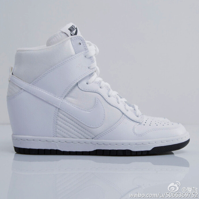 Nike－Dunk Sky Hi Essential 纯白，女鞋