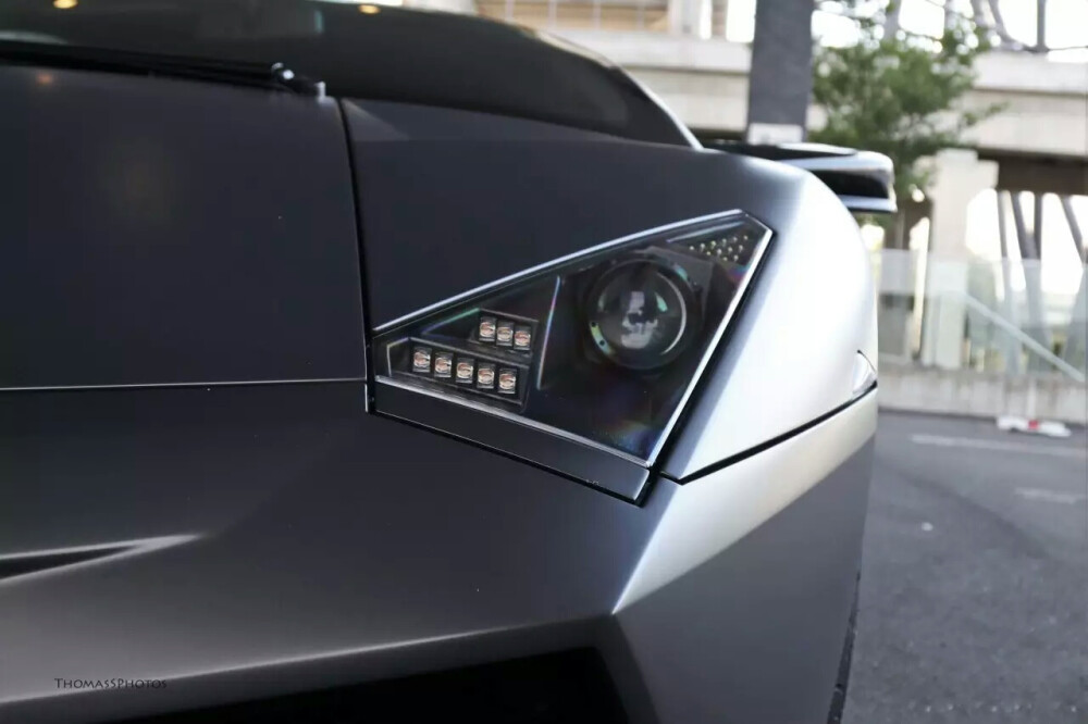 Lamborghini Reventon 【雷文顿】战斗机，大牛♚↣雷神⚡◢超跑，贵族，◢跑车◢街拍，原创，生活，◢意境 ，壁纸，锁屏，酷炫，流行，◢侵删↣ ...♛by.艾莉薇儿*