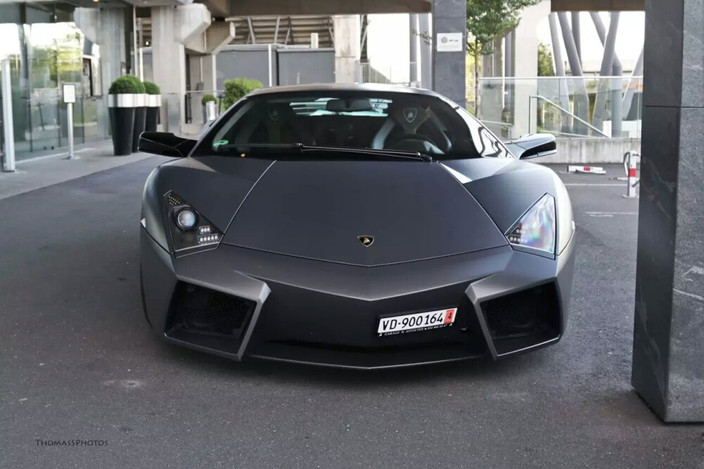 Lamborghini Reventon 【雷文顿】大牛♚↣雷神⚡◢超跑，贵族，◢跑车◢街拍，原创，生活，◢意境 ，壁纸，锁屏，酷炫，流行，◢侵删↣ ...♛by.艾莉薇儿*