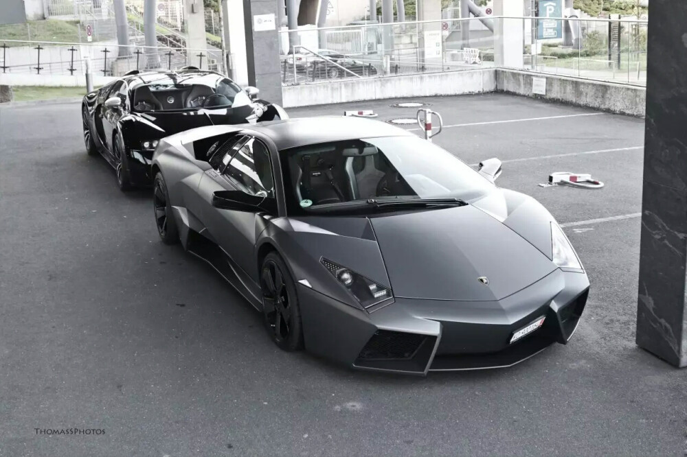 Lamborghini Reventon 【雷文顿】战斗机。大牛♚↣雷神⚡◢超跑，贵族，◢跑车◢街拍，原创，生活，◢意境 ，壁纸，锁屏，酷炫，流行，◢侵删↣ ...♛by.艾莉薇儿*