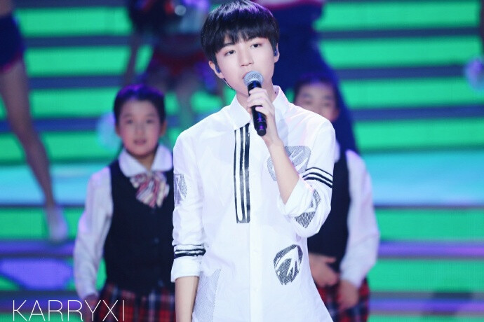 #王俊凯#你的眼神充满美丽带走我的心跳 你的温柔如此靠近带走我的心跳K树读@TFBOYS-王俊凯