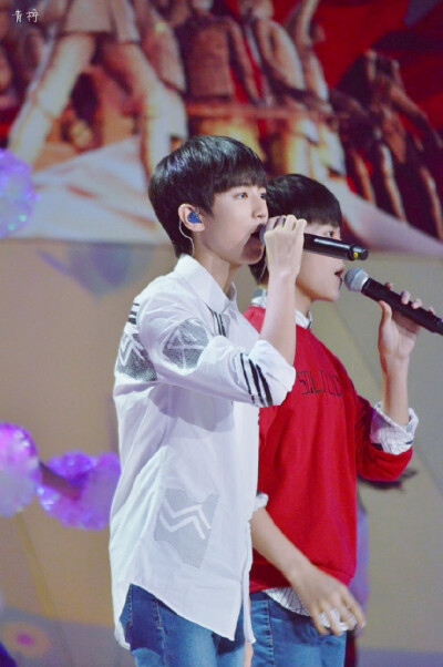 我还是很喜欢你，像鲸沉于海底温柔呼吸，痴极嗔极@TFBOYS-王俊凯 #王俊凯自作曲树读#K树读