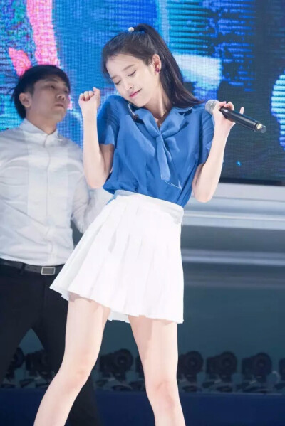 短裙IU