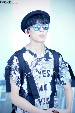 #吴磊  99年小鲜肉  演员  8.13  西安转机  高清  又吐舌头啦  