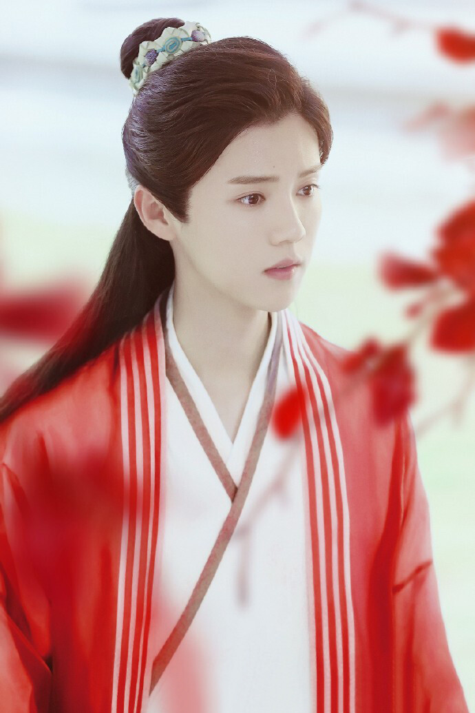 鹿晗 鹿哥 luhan 新郎官~ 是来娶我的嘛~ Cr 甜美系小迷妹。