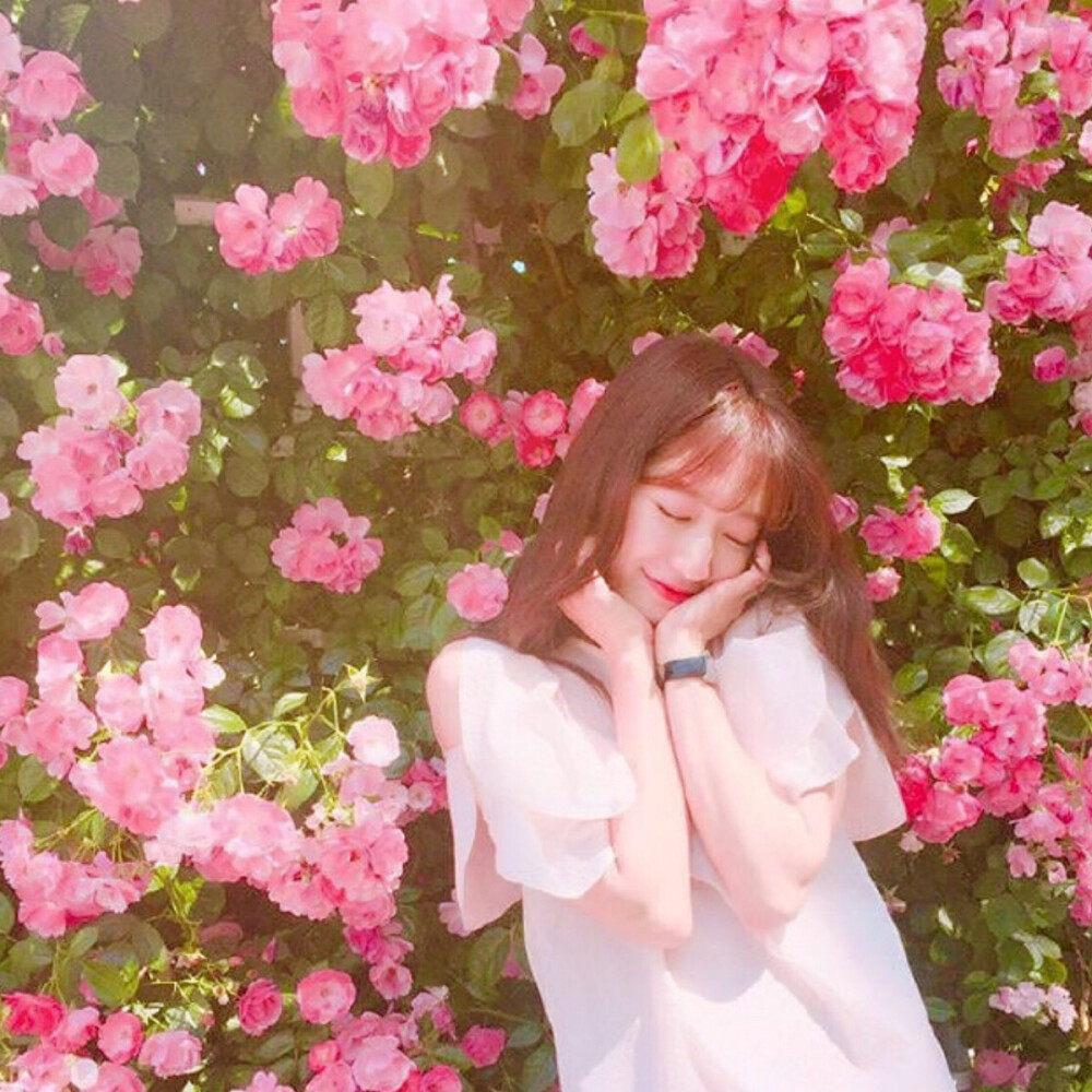 世中仙儿の
女生头像 闺蜜头像 欧美女头 韩系女头 白边女头 部分头像 网红女头 潮女头 软妹头像