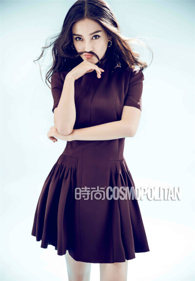 2015《COSMOPOLITAN 时尚》九月刊封面：倪妮、angelababy（杨颖）（两小花共同登上封面，对比之下见真知，倒是谁也不输谁，表现都挺好，都很美呢✧(≖ ◡ ≖✿)）