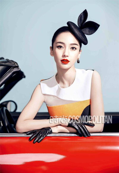 2015《COSMOPOLITAN 时尚》九月刊封面：倪妮、angelababy（杨颖）（两小花共同登上封面，对比之下见真知，倒是谁也不输谁，表现都挺好，都很美呢✧(≖ ◡ ≖✿)）