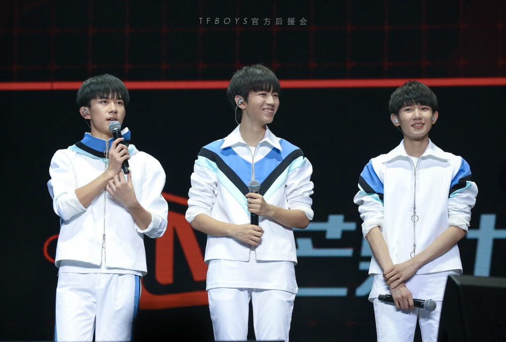 TFBOYS
广州三周年