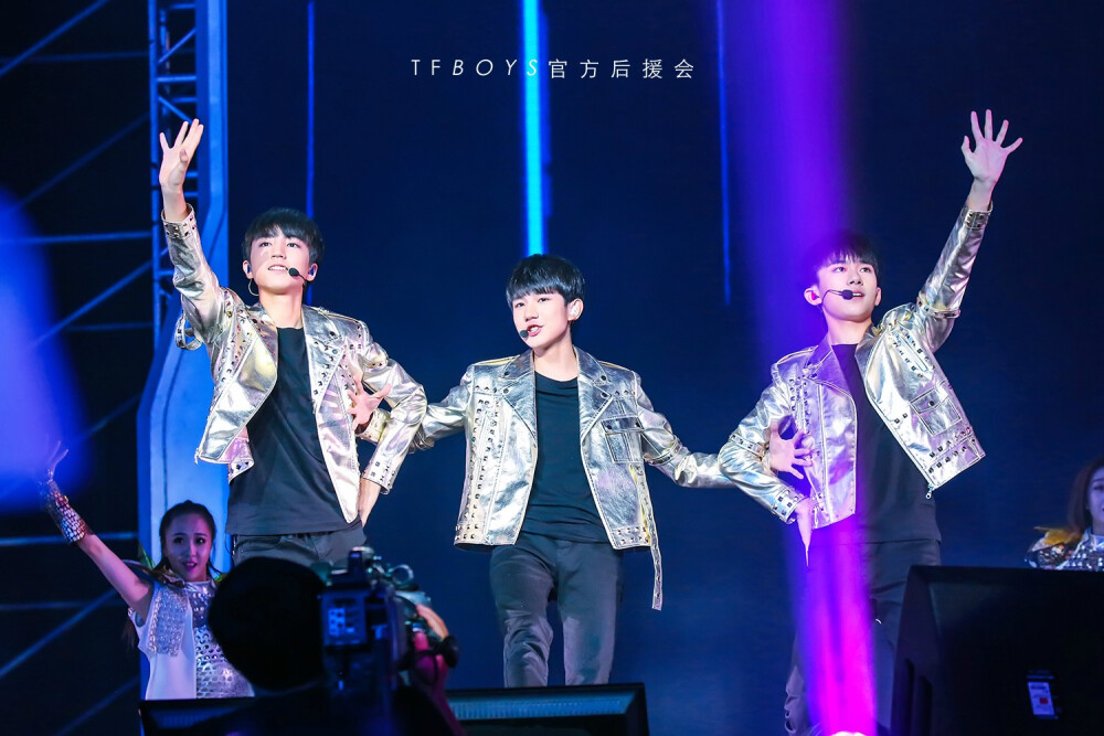 TFBOYS
广州三周年