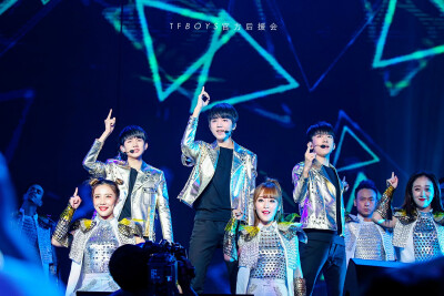 TFBOYS
广州三周年