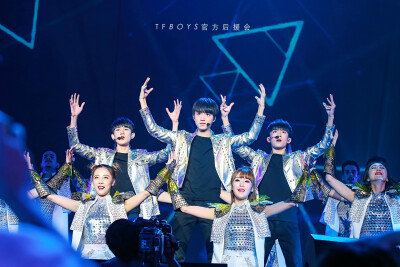 TFBOYS
广州三周年