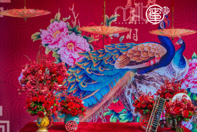 #蜜糖婚礼作品#赤绳系青卷，采福吉祥日，凤裳升华堂，旗袍彩蝶戏，花开并鸳鸯。 拱手屈膝，俯仰天地，大婚礼成，誓不与弃。