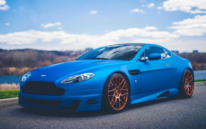 阿斯顿马丁炫酷汽车壁纸