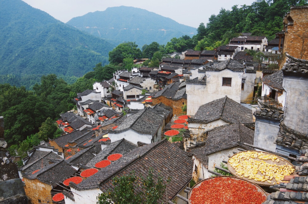 簧岭，在山顶上的村子。还是值得一去的。门票稍微贵了点。