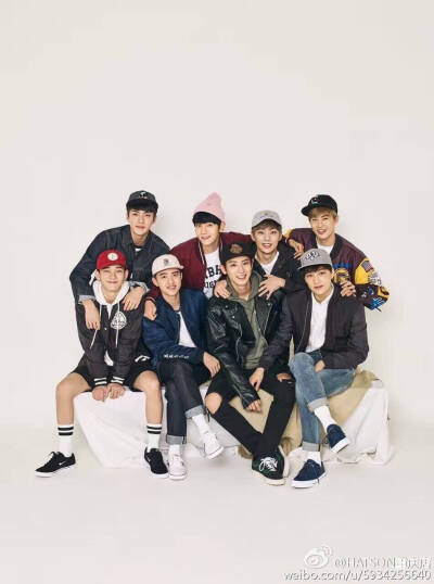 EXO「HAT'S ON」秋季画报（出处看右下图标）✧٩(ˊωˋ*)و✧（没有艺兴。）求赞，求关注，谢谢。