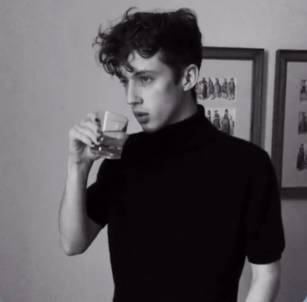 troye sivan 戳爷ins