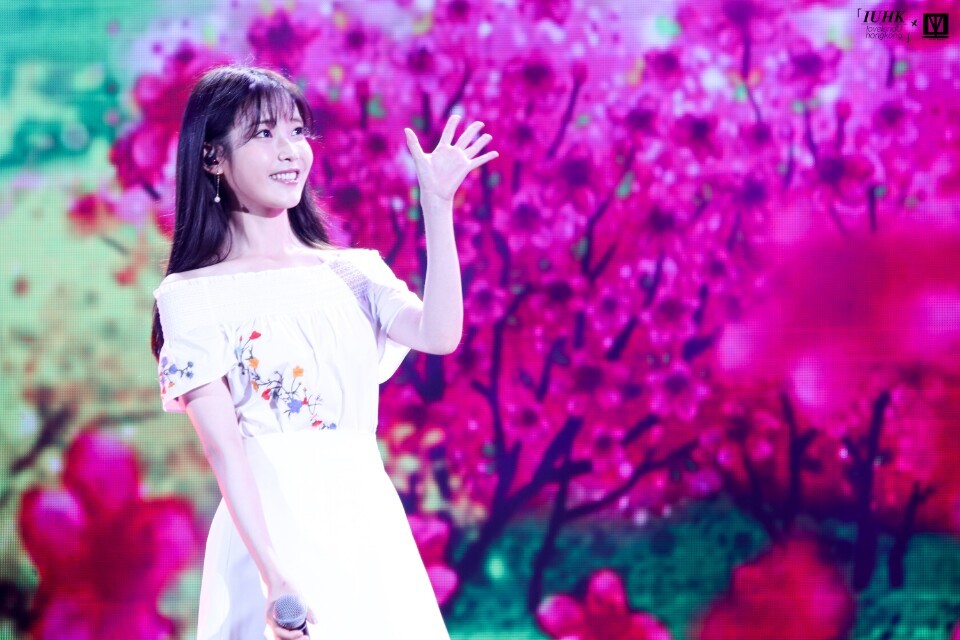 #韩国歌手演员# 国民妹妹 IU 李知恩 iu高清照片
