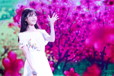 #韩国歌手演员# 国民妹妹 IU 李知恩 iu高清照片
