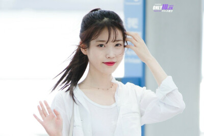 #韩国歌手演员# 国民妹妹 IU 李知恩 iu高清照片
