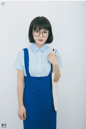 年华 —— 年华是封无效信 / “喂  那个讨厌的我  能来得再慢些吗”