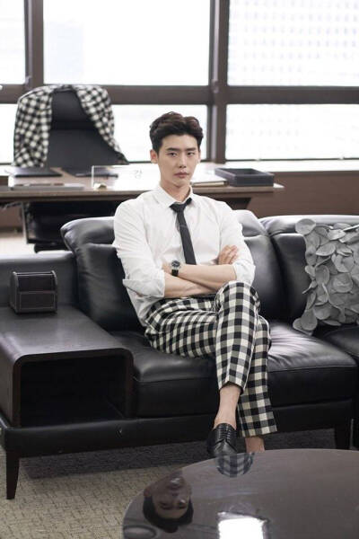 #W两个世界##李钟硕# 幕后花絮照（CR:NAVER)