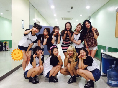 OH MY GIRL 오마이걸 我的女孩 미미 Mimi 김미현 金美贤、 Ji Ho 김지호 金祉呼 、 현승희 Seung Hee 玄胜熙 、최효정 崔孝定 Hyo Jung、진이 JinE 申惠真 신혜진 、Binnie 비니 배유빈 裴有彬、아린 ARin 최예원 崔…