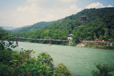 拜水都江堰 问道青城山