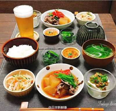来自日本的一位母亲每天精心制作的爱心餐，简单精致营养均衡。#日本新鲜事#