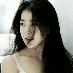 IU不常见美图收藏，快来关注我吧！