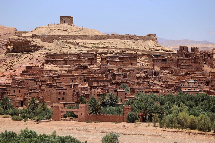 Ait Ben Haddou, 去撒哈拉途中经过的小镇。总想在这样的小屋里找到三毛笔下沙漠生活的影子，北非的人们真的知道如何在最简朴的材质中勾画美感。