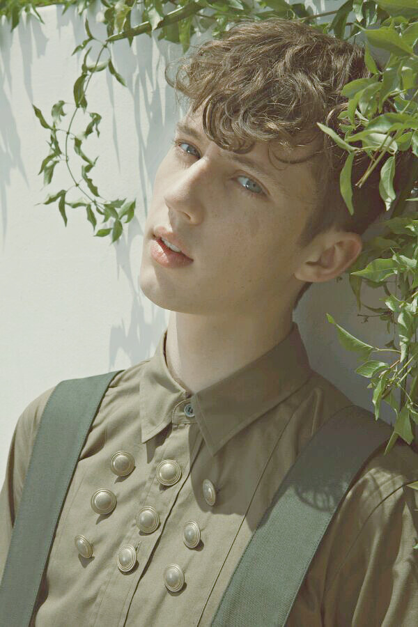 troye sivan#头像#存图舔颜
戳戳美颜盛世
不调色会死星人
by儿童有何吩咐