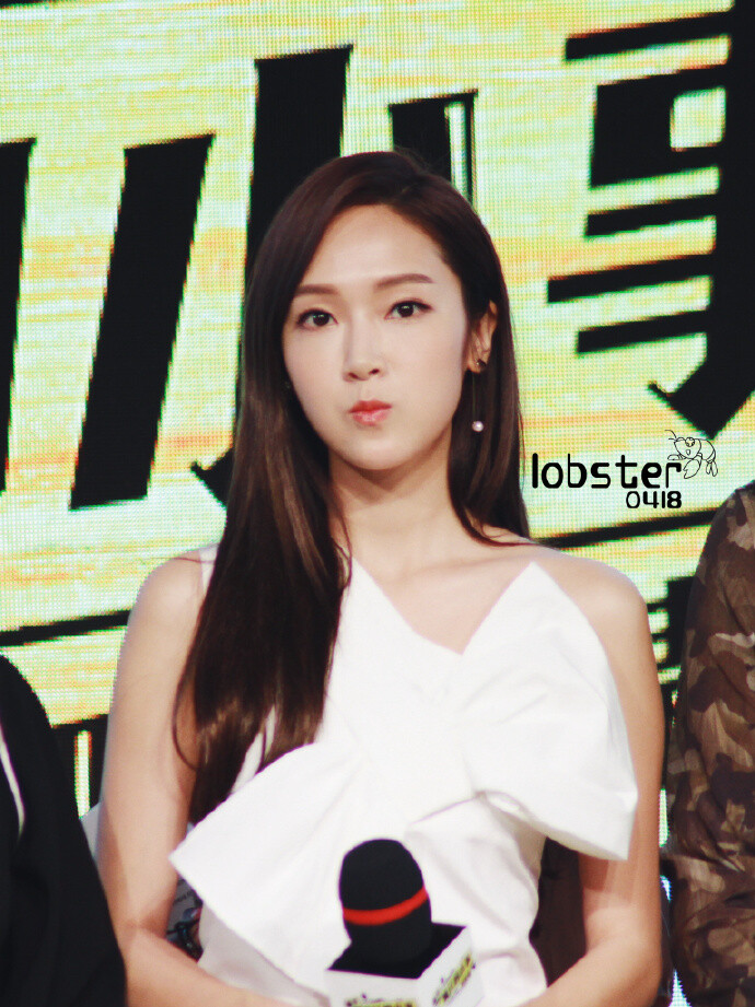 郑秀妍 Jessica 160809 那件疯狂的小事叫爱情发布会 cr.logo