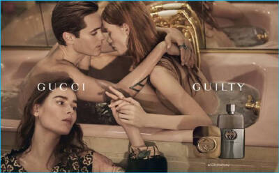 Jared Leto和Julia Hafstrom，Vera van Erp一同出镜Gucci Guilty新香水广告
少爷简直就是Gucci的超级迷弟，有一种要把Gucci都穿一遍的势头