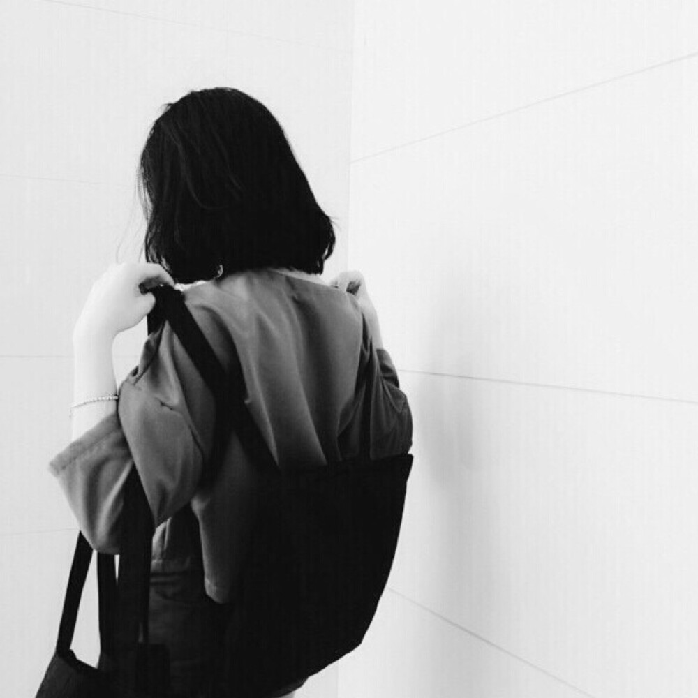 短发女生头像