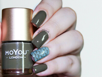 #YsNails# MoyouLondon 85into the woods 浓郁的军绿色 . 无名指38sage smoke 这个咋形容？有绿调的蓝色吗