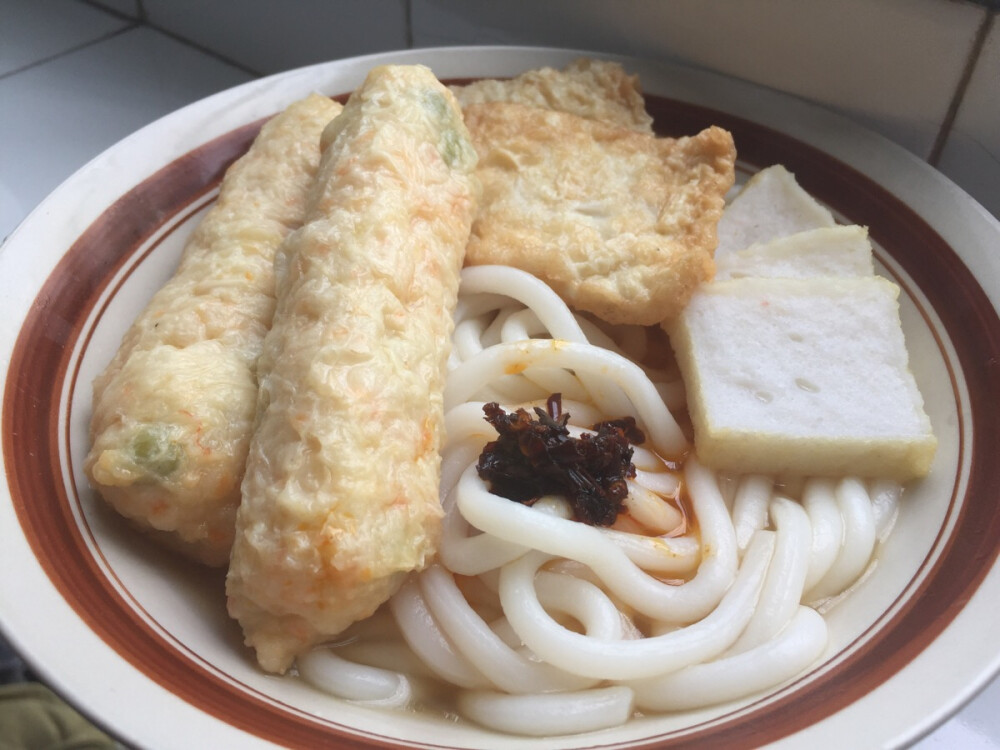 一人の食 Assorted Balls Udon with Onion Soup