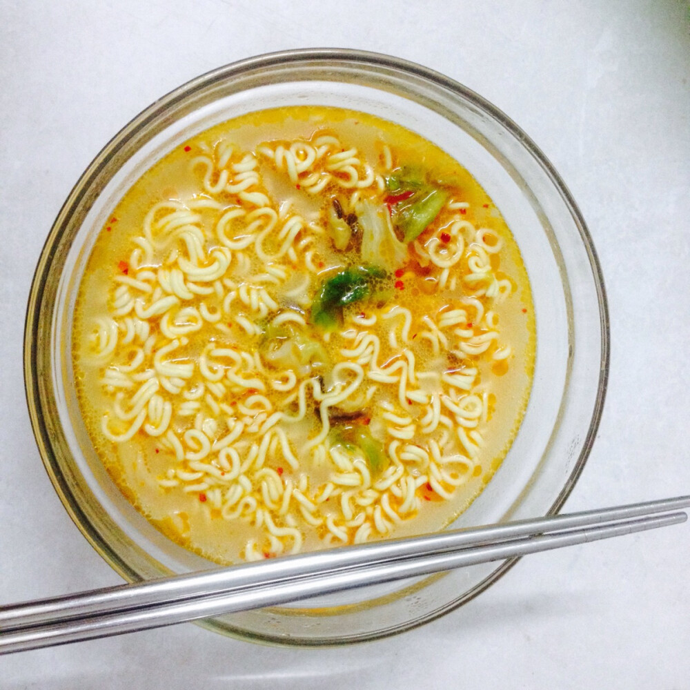 简单的生活从一碗泡面开始