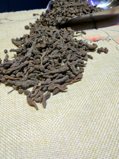 ‌人参果学名蕨麻。含有维生素及镁、锌、钾、钙元素。具有较高的医疗和营养价值，它有着健胃补脾、生津止渴、益气补血的功能。蕨麻含有大量的淀粉、蛋白质、脂肪、无机盐和维生素，故长食之，确有人参延年益寿的功效…