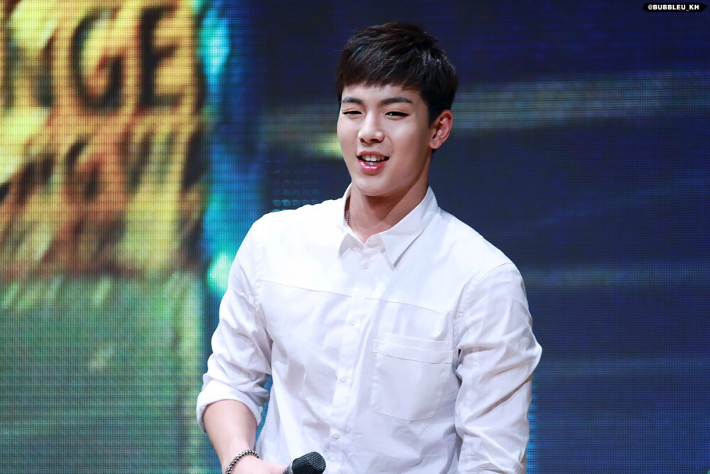 SHOWNU# 150719龙山签售会饭拍