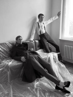 法国超模Jeremy Dufour和Paul Hameline黑白大片同登VMAN杂志
摄影 Benjamin Alexander Huseby
造型 Tom Guinness